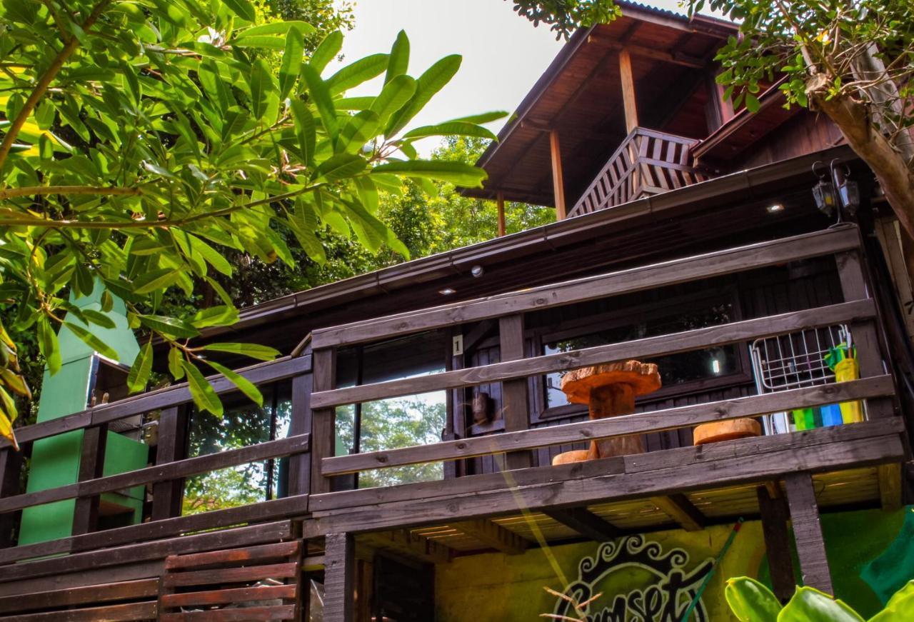 Sunset Strip Eco Apartments ฟลอเรียนอโปลิส ภายนอก รูปภาพ